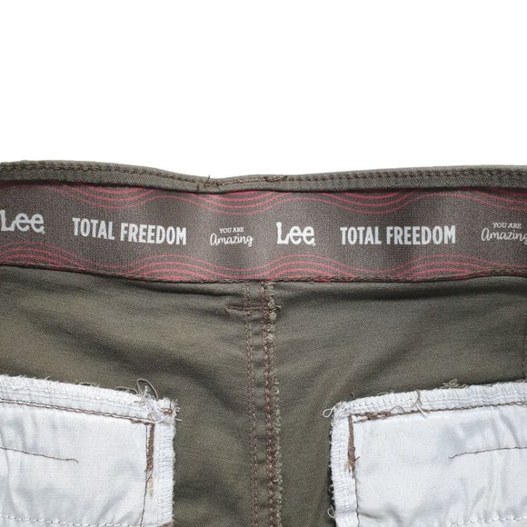 Lee Total Freedom Men Stretch Waist 34 Olive Casual Shorts Outdoor Work Pocket - Picture 3 of 6